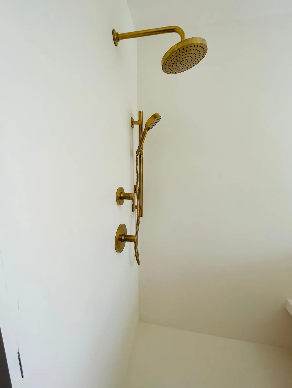 Sculpted Tadelakt Basin & Vanity - Microcement Finish